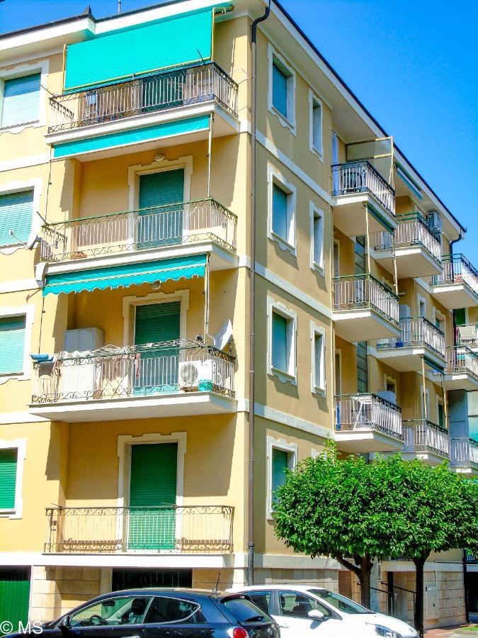 Pietra Home, Posto Auto, Ac ,Wifi, 150Mt Dal Mare Pietra Ligure Exterior photo